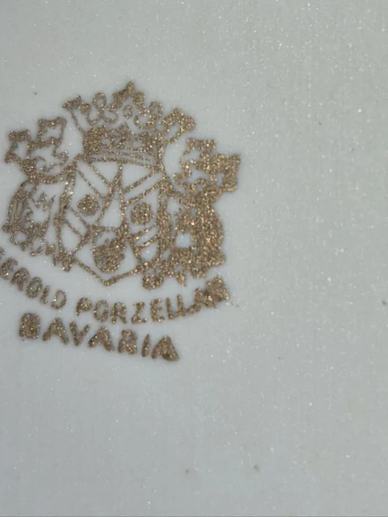 Gerold Porzellan Center Bowl: Bavaria Cream & Gold, Raised Roses, Tri-Footed - Picture 3 of 6